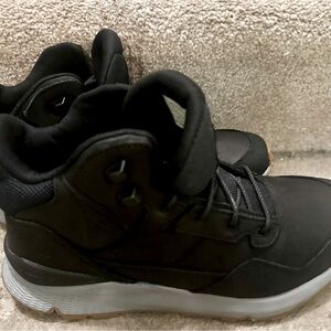 North Face black boots, gray trim. EUC